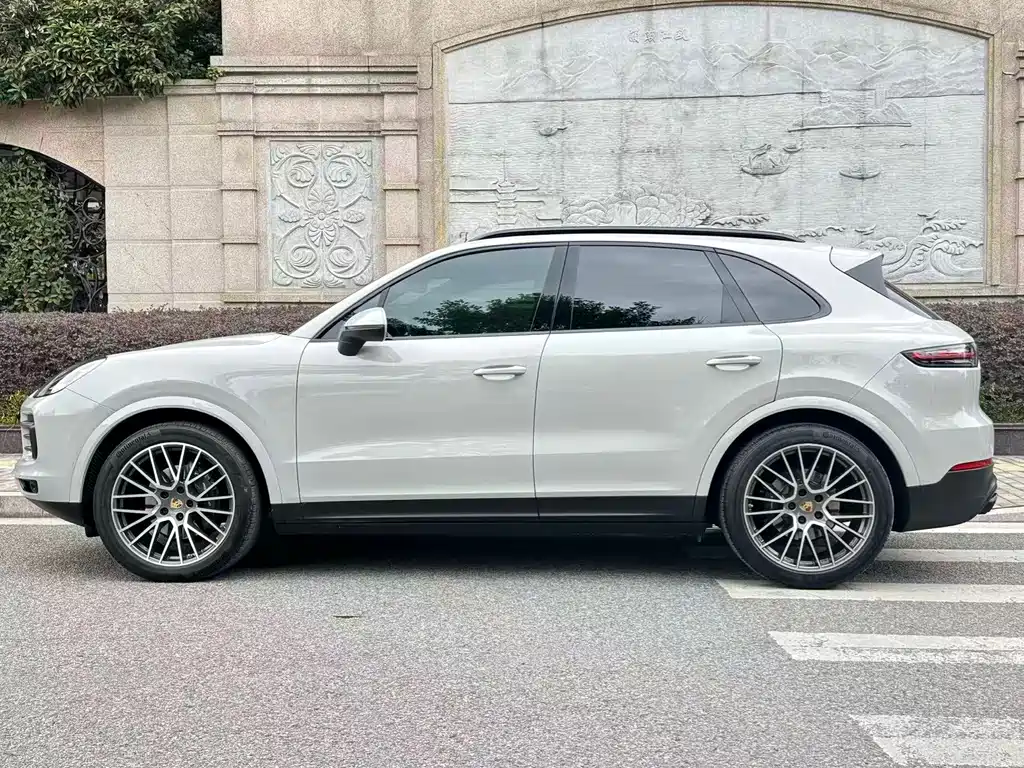 Cayenne 2022 Cayenne 3.0T Platinum Edition купить на сайте DeffCars