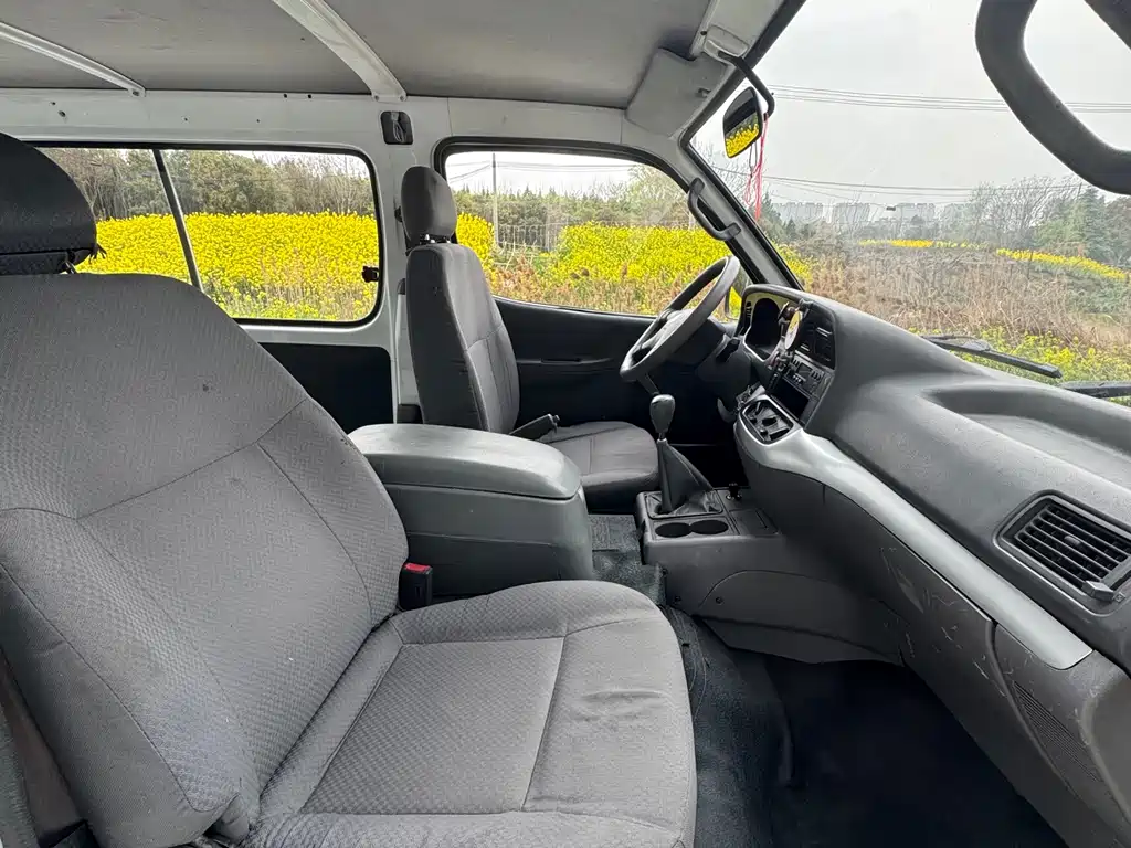 Jinbei Hiace 2016 2.0L Comfort V19 купить на сайте DeffCars