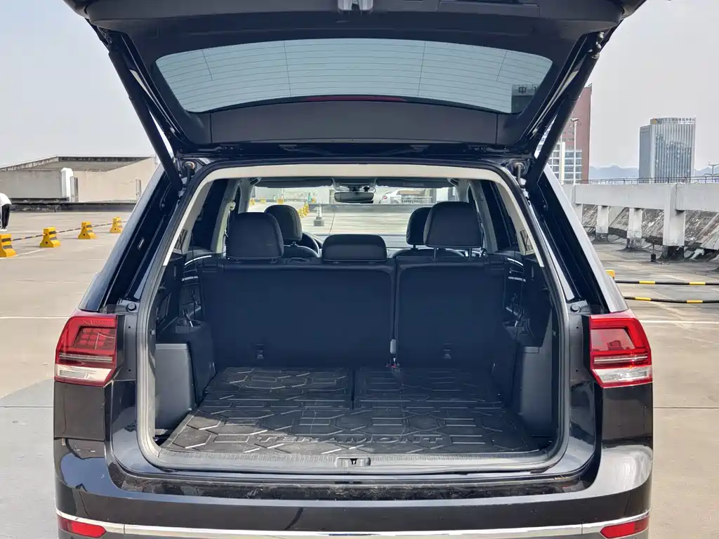 Touron 2020 facelift 380TSI four-wheel drive luxury version купить на сайте DeffCars