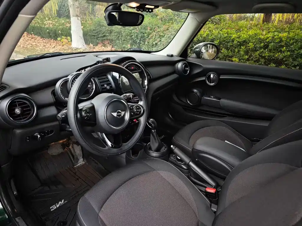 MINI 2016 1.2T ONE Avant-Garde купить на сайте DeffCars