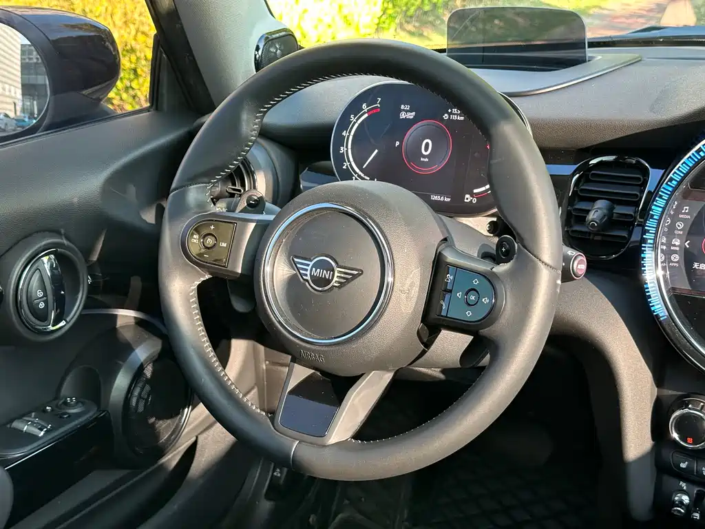 MINI 2023 2.0T COOPER S Artist купить на сайте DeffCars