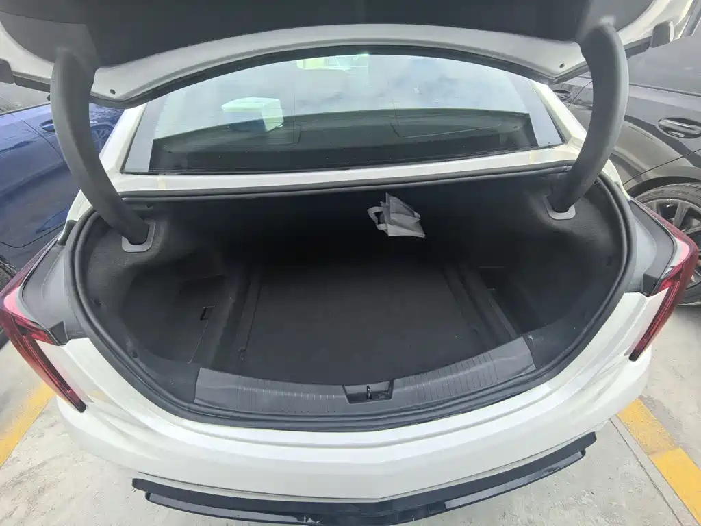 Cadillac CT5 2024 28T Luxury Pro купить на сайте DeffCars