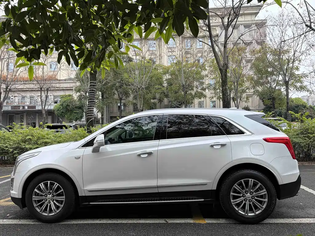 Cadillac XT5 2018 25T luxury model купить на сайте DeffCars