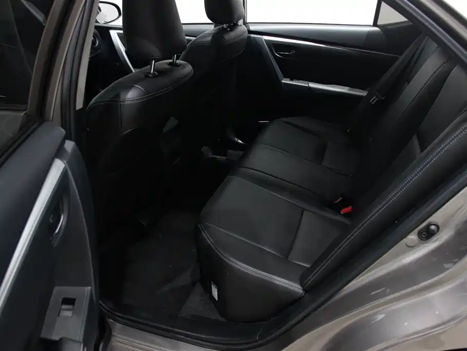 Corolla 2017 facelift dual engine 1.8L E-CVT leading version купить на сайте DeffCars