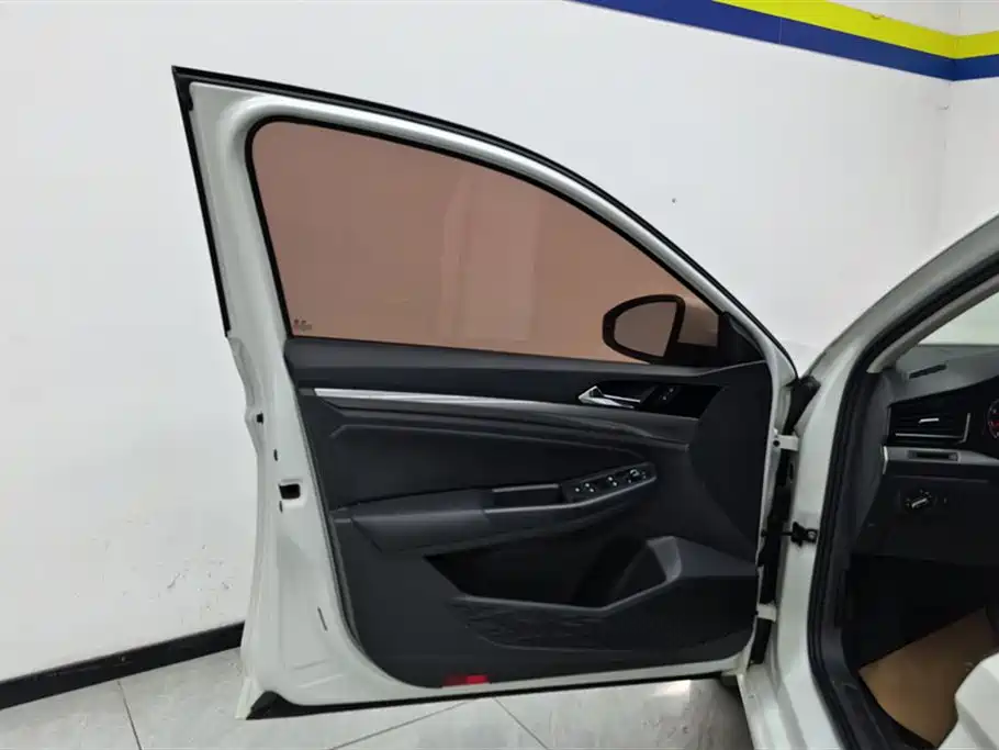 Bora 2020 1.5L automatic comfort model купить на сайте DeffCars