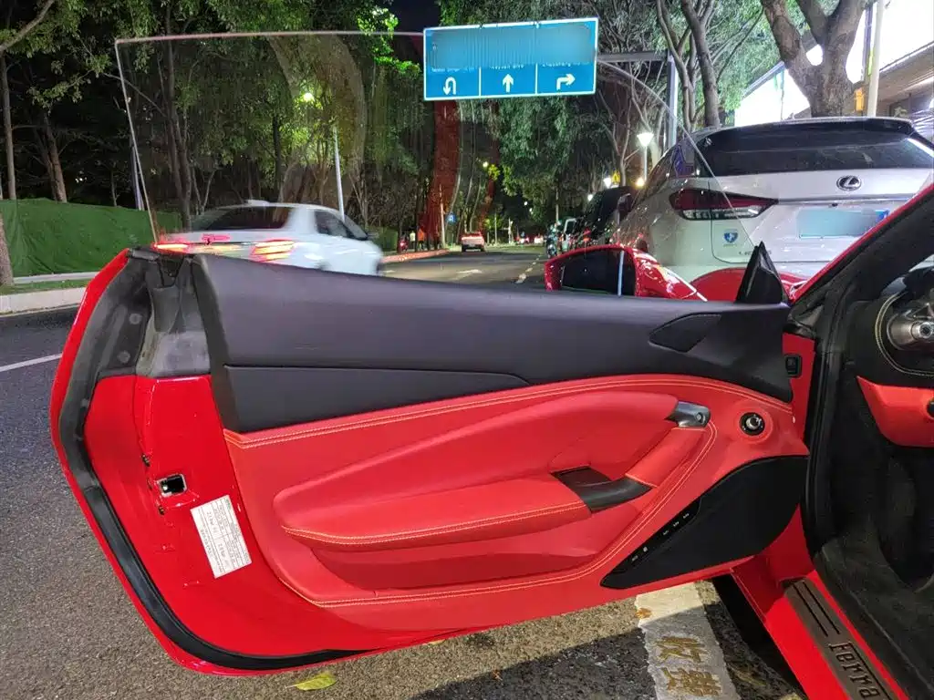 Ferrari F8 2020 Spider 3.9T V8 купить на сайте DeffCars