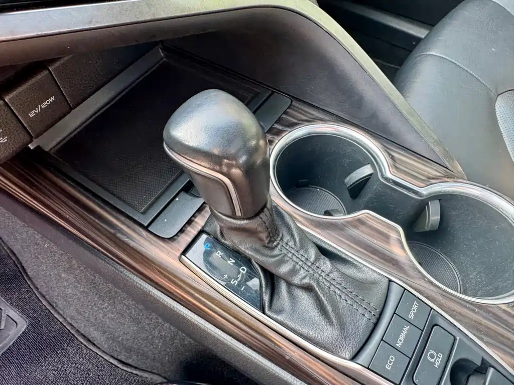 Camry 2019 2.5G Deluxe Edition National VI купить на сайте DeffCars