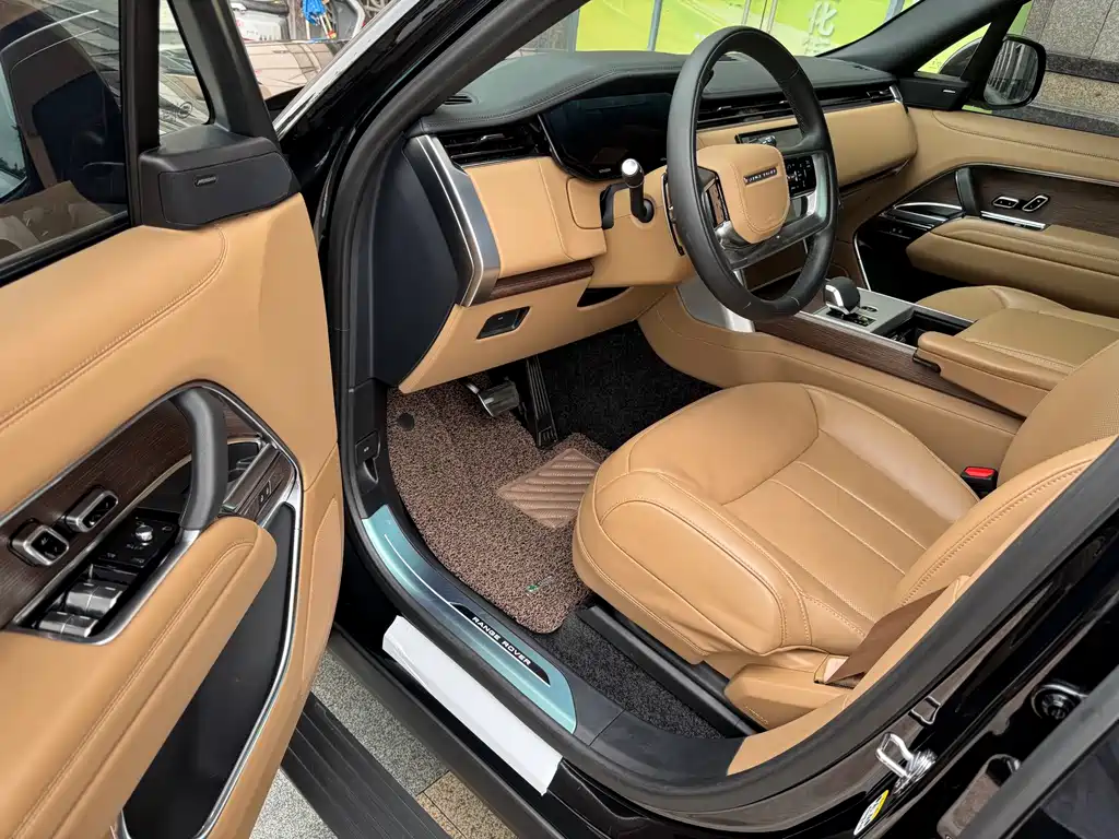 Range Rover 2025 3.0 L6 400PS Extended Edition купить на сайте DeffCars