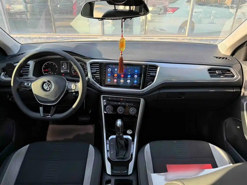 T-ROC 2018 230TSI DSG two-wheel drive aggressive model National VI купить на сайте DeffCars