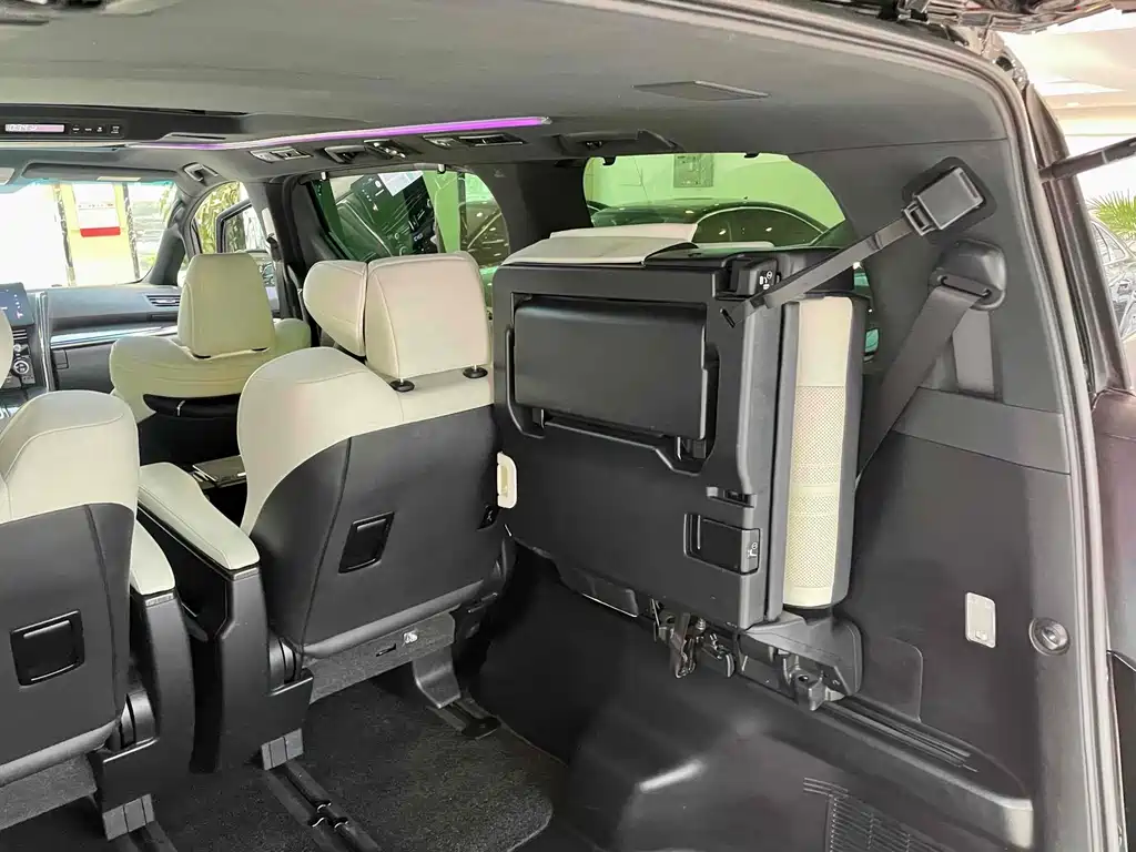 Lexus LM 2020 300h seven-seater elegant version купить на сайте DeffCars