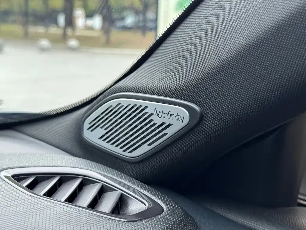 Lynk & Co 03 2022 2.0TD DCT Pro купить на сайте DeffCars