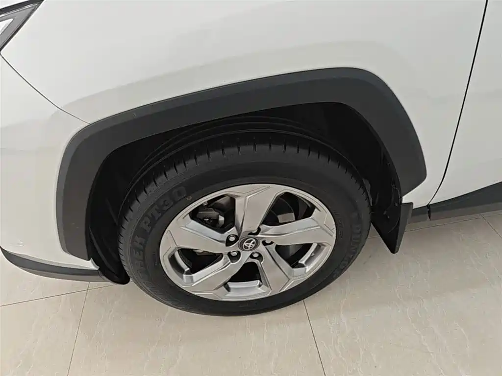 RAV4 Rongfang 2022 2.0L CVT two-wheel drive fashion version купить на сайте DeffCars
