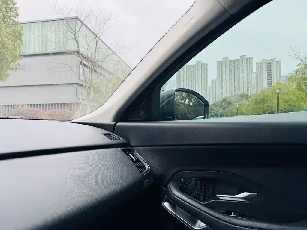 Jaguar E-PACE 2018 P200 National V купить на сайте DeffCars