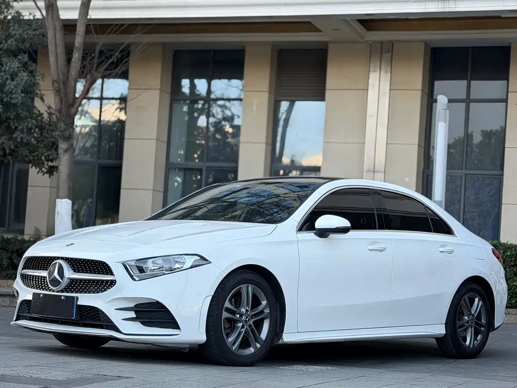 Mercedes-Benz A-Class 2020 A 180 L Sports Sedan купить на сайте DeffCars