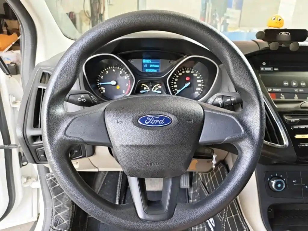 Focus 2017 Sedan 1.6L Automatic Comfort Smart Mobility Edition купить на сайте DeffCars
