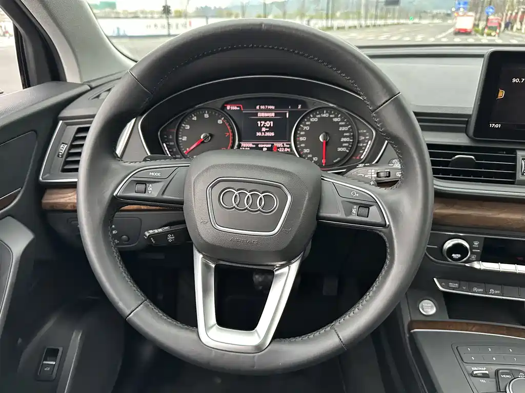 Audi Q5L 2020 facelift 40 TFSI Honorable and enterprising model купить на сайте DeffCars