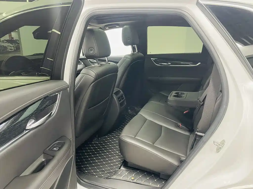 Cadillac XT5 2023 2.0T two-wheel drive fashion model купить на сайте DeffCars