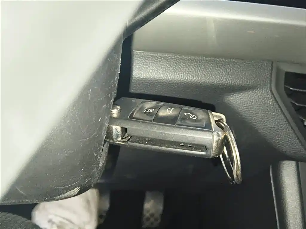 Bora 2021 1.5L Automatic Fashion Smart Connected Edition купить на сайте DeffCars