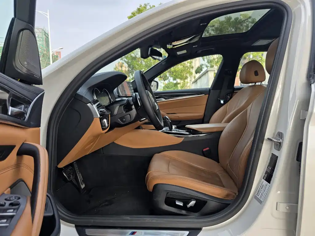 BMW 5 Series 2018 530Li Exclusive M Sports Package купить на сайте DeffCars