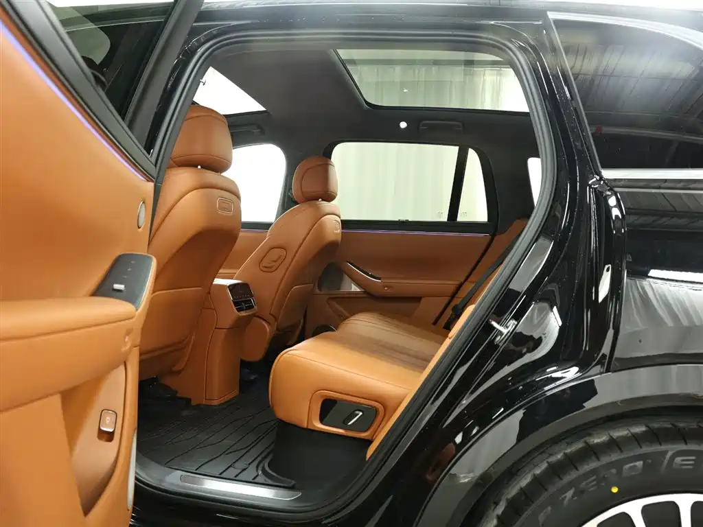 Wenjie M7 2026 extended range Max four-wheel drive version 5 seats купить на сайте DeffCars