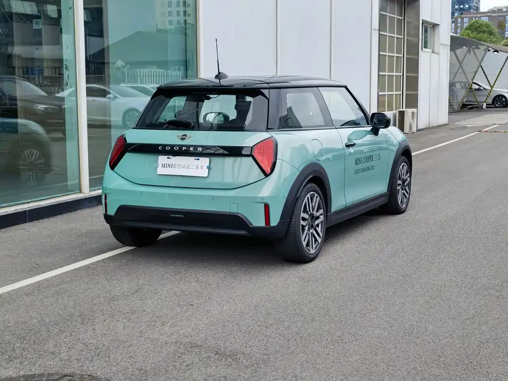 MINI 2025 1.5T COOPER Classic Three-Door Edition купить на сайте DeffCars