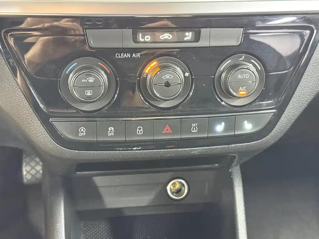 Kamiq 2022 1.5L automatic comfort version купить на сайте DeffCars