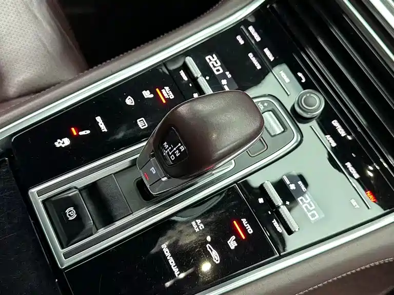 Panamera 2017 Panamera 4 Executive Extended Edition 3.0T купить на сайте DeffCars