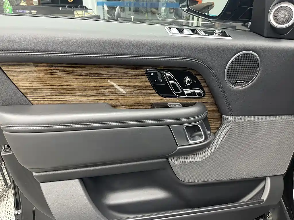 Range Rover 2018 3.0 SC V6 Vogue Edition купить на сайте DeffCars