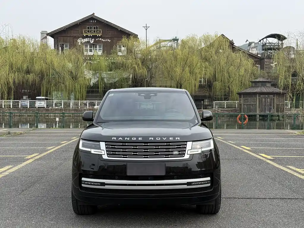 Range Rover 2024 3.0 L6 400PS Genesis Extended Edition купить на сайте DeffCars