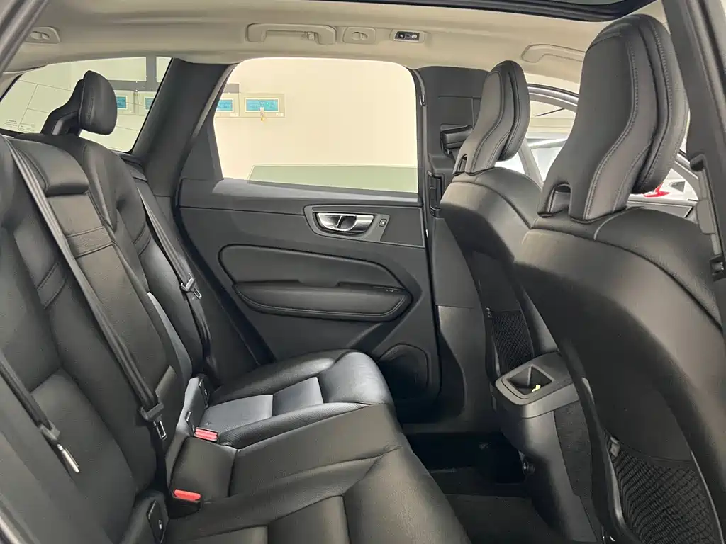 Volvo XC60 2019 T5 4WD Zhiyuan Edition National VI купить на сайте DeffCars