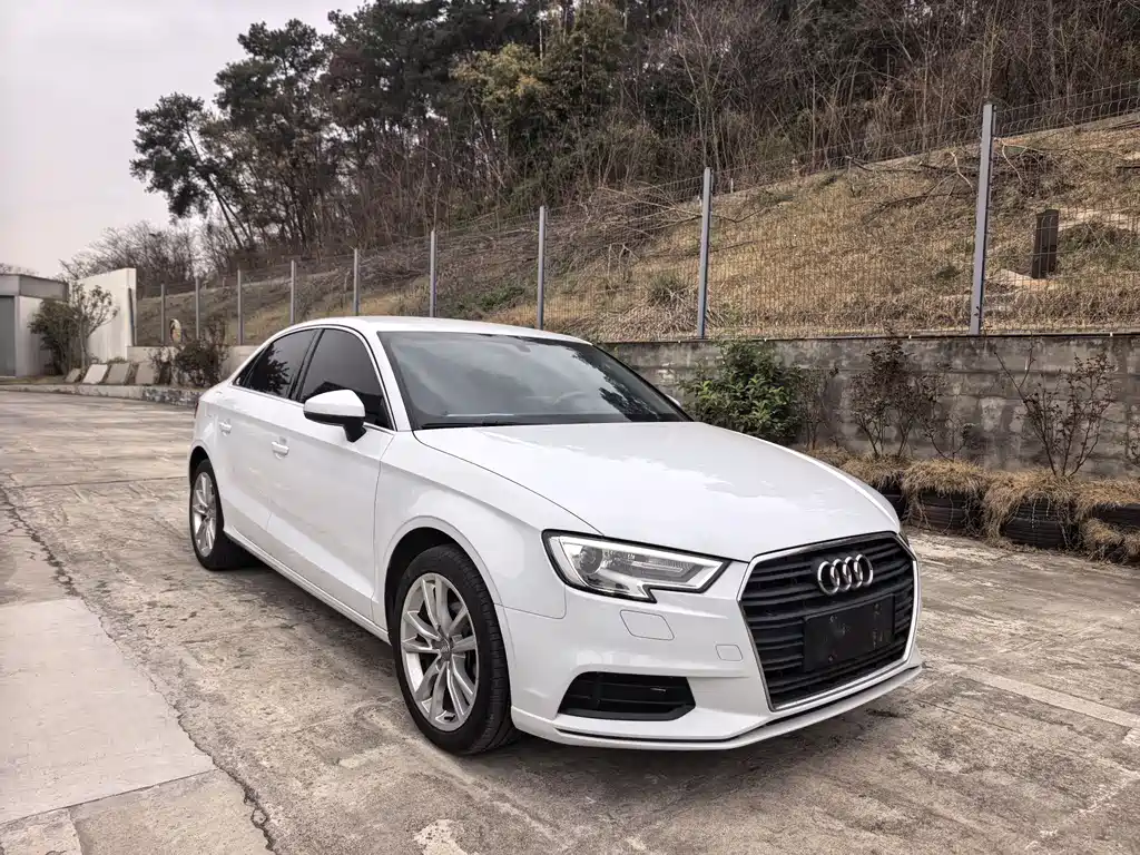 Audi A3 2018 30th Anniversary Limousine 35 TFSI Enterprising купить на сайте DeffCars