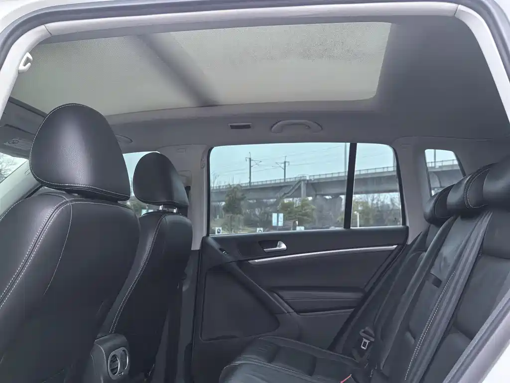 Tiguan 2016 300TSI automatic four-wheel drive luxury version купить на сайте DeffCars