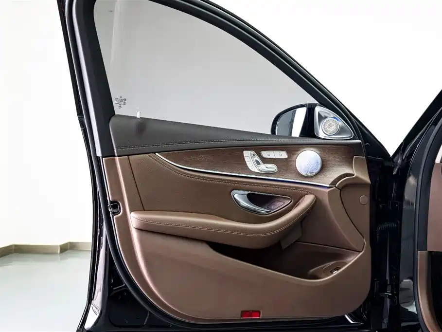 Mercedes-Benz E-Class 2023 E 300 L Luxury Model купить на сайте DeffCars