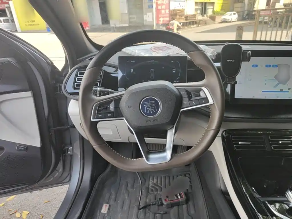 Qin PLUS 2024 Honor Edition DM-i 55KM Leading Type купить на сайте DeffCars