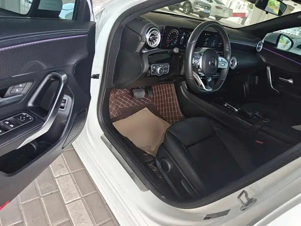 Mercedes-Benz A-Class 2022 Facelift Two A 200 L Sports Sedan Fashionable купить на сайте DeffCars