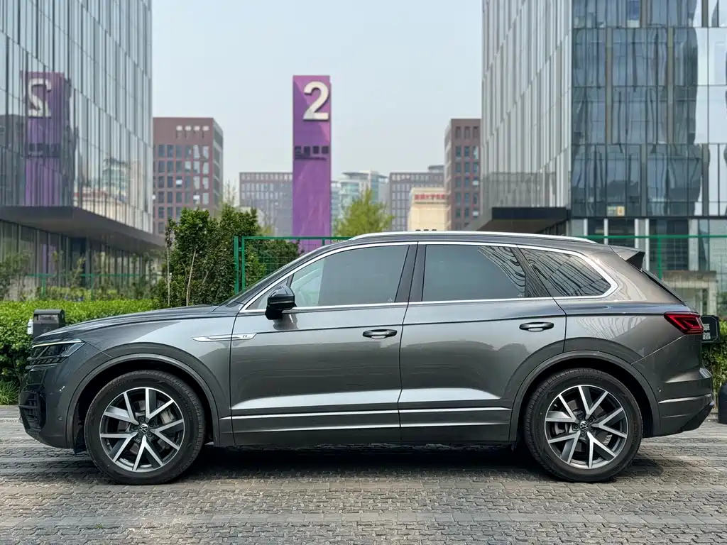Touareg 2021 3.0TSI Ruixiang Edition Classic Sports Package купить на сайте DeffCars
