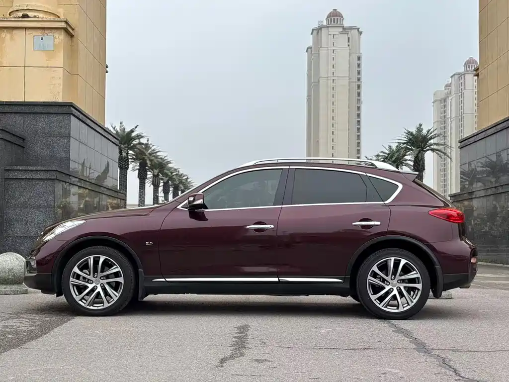 Infiniti QX50 2015 2.5L Deluxe Edition купить на сайте DeffCars