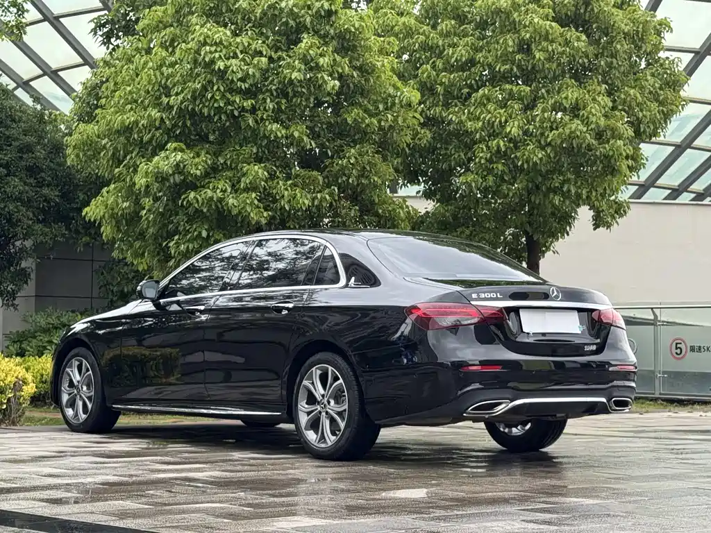 Mercedes-Benz E-Class 2022 facelift E 300 L sporty and stylish купить на сайте DeffCars