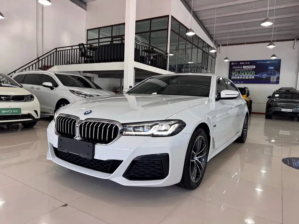 BMW 5 Series New Energy 2022 535Le M Sports Package купить на сайте DeffCars