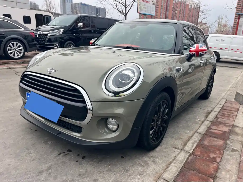 MINI 2018 1.5T COOPER Classic Five-Door Edition купить на сайте DeffCars