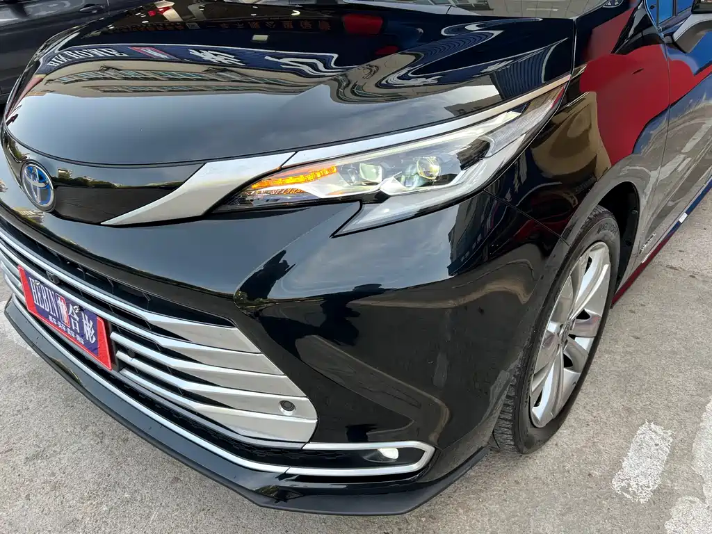 SIENNA 2023 2.5L Hybrid Platinum Edition купить на сайте DeffCars