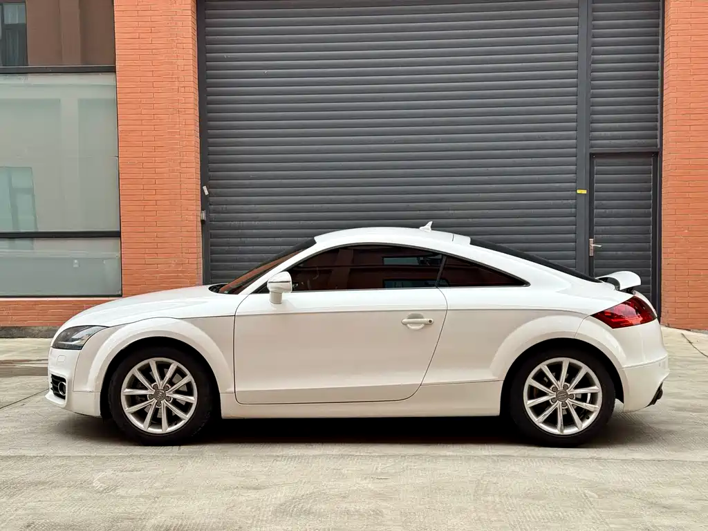 Audi TT 2011 TT Coupe 2.0TFSI quattro купить на сайте DeffCars