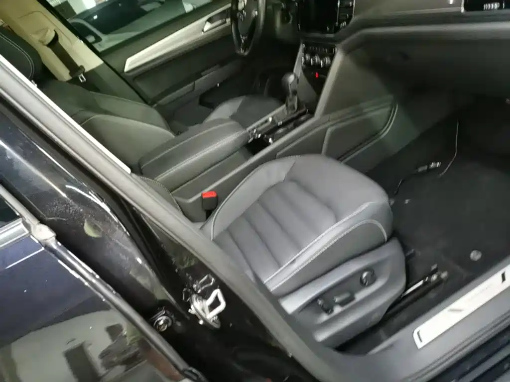 Touron 2020 330TSI 2WD Deluxe Edition National VI купить на сайте DeffCars
