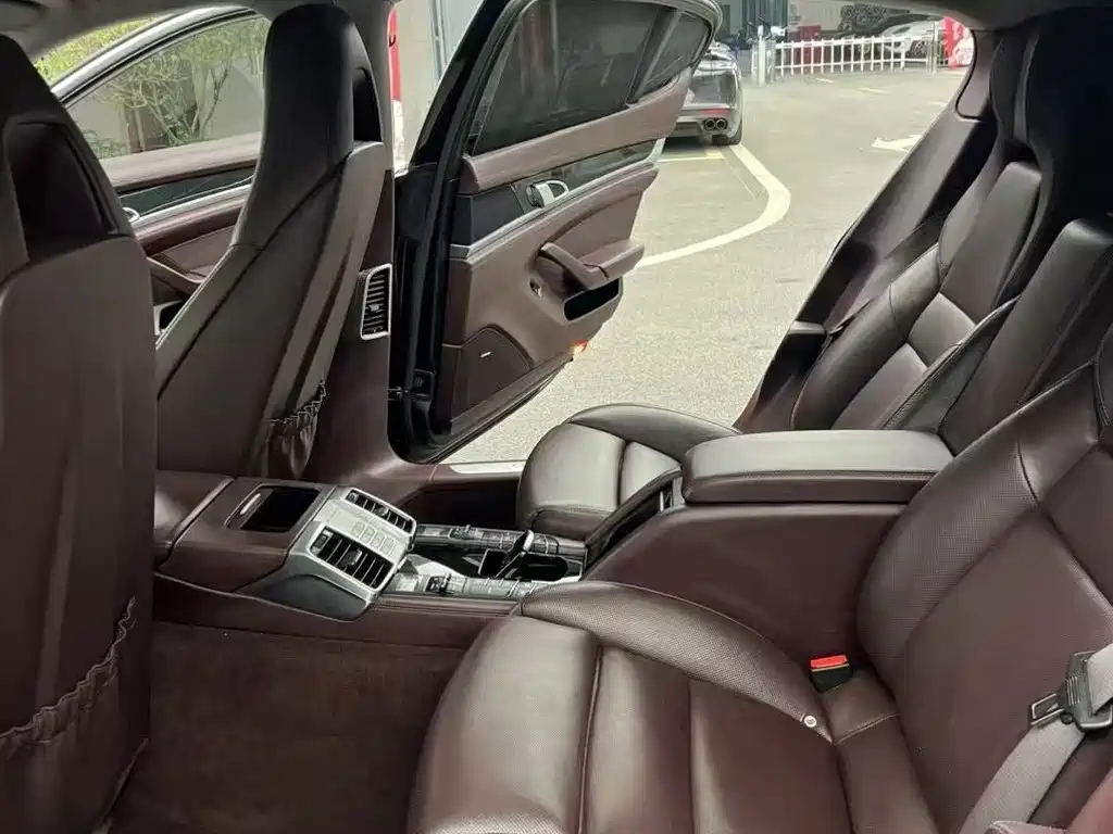 Panamera 2014 Panamera 4 Executive 3.0T купить на сайте DeffCars