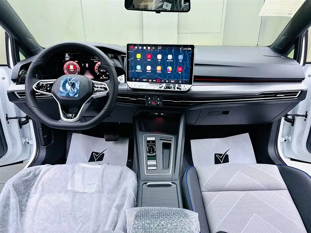 Golf 2025 facelift 300TSI R-Line купить на сайте DeffCars