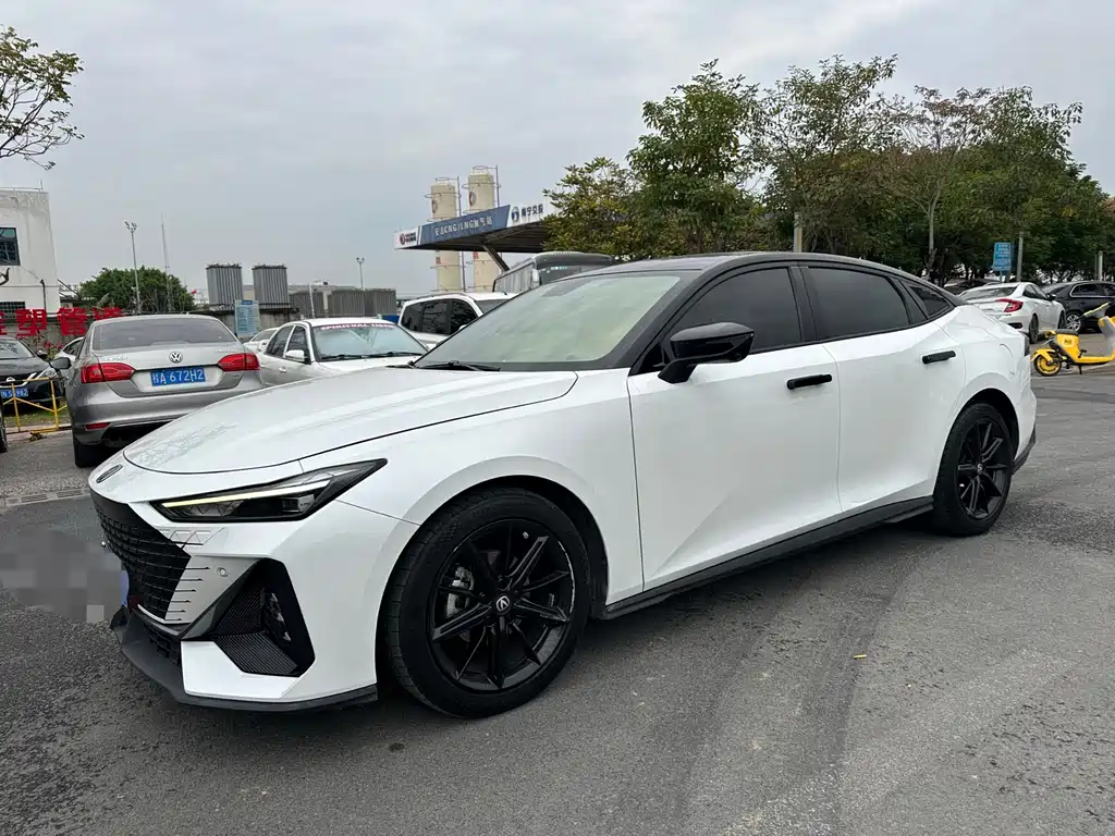 Changan UNI-V 2022 1.5T premium model купить на сайте DeffCars