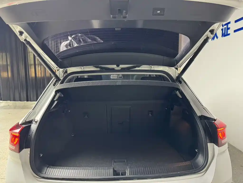 T-ROC 2021 280TSI DSG two-wheel drive comfortable intelligent connected version купить на сайте DeffCars