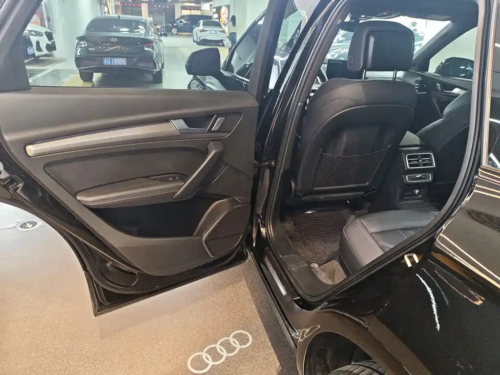 Audi Q5L 2023 40T luxury and dynamic model купить на сайте DeffCars