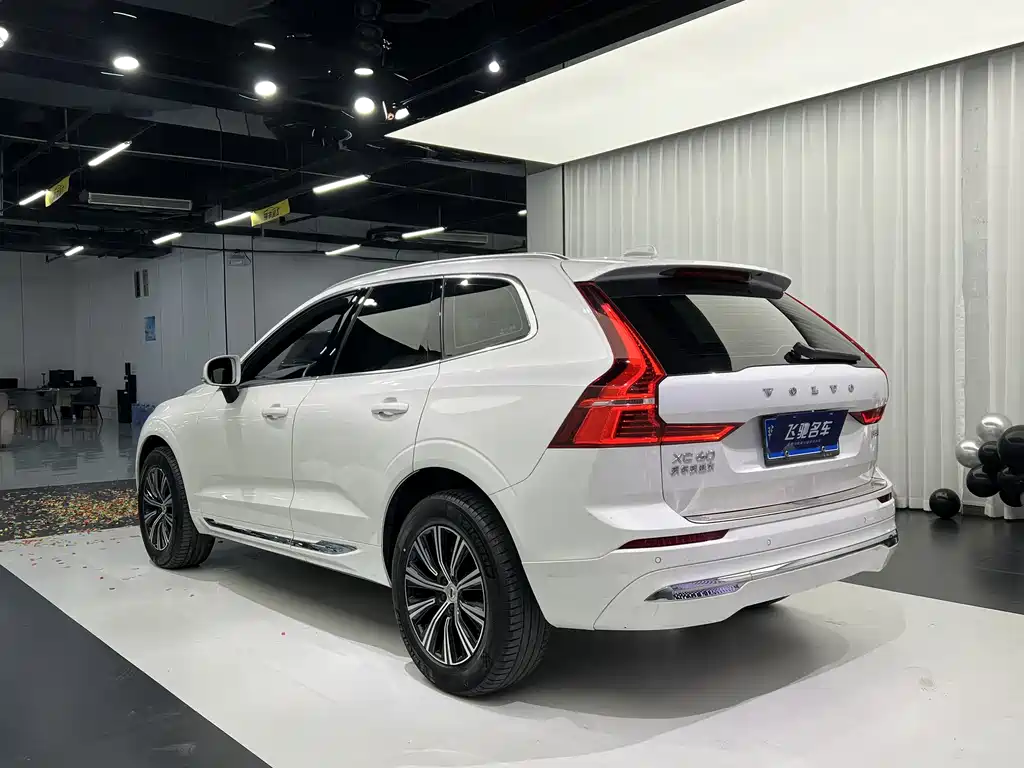 Volvo XC60 2022 B5 four-wheel drive Zhiyi Luxury Edition купить на сайте DeffCars