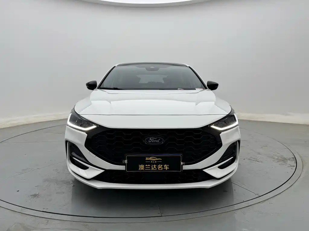 Focus 2022 Hatchback EcoBoost 180 Automatic ST Line купить на сайте DeffCars